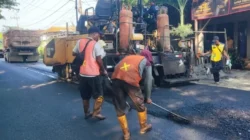 Sambut Mudik Lebaran 2026, Dinas PU BMKCTR Lamongan Kebut Perbaikan Jalan Strategis